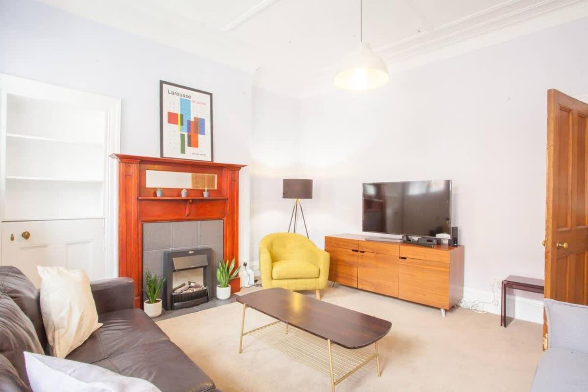 Modern, Light-Filled And Sleek West End Apartment Glasgow Exterior foto